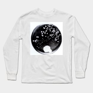 Culture plate made by Alexander Fleming (H406/0010) Long Sleeve T-Shirt